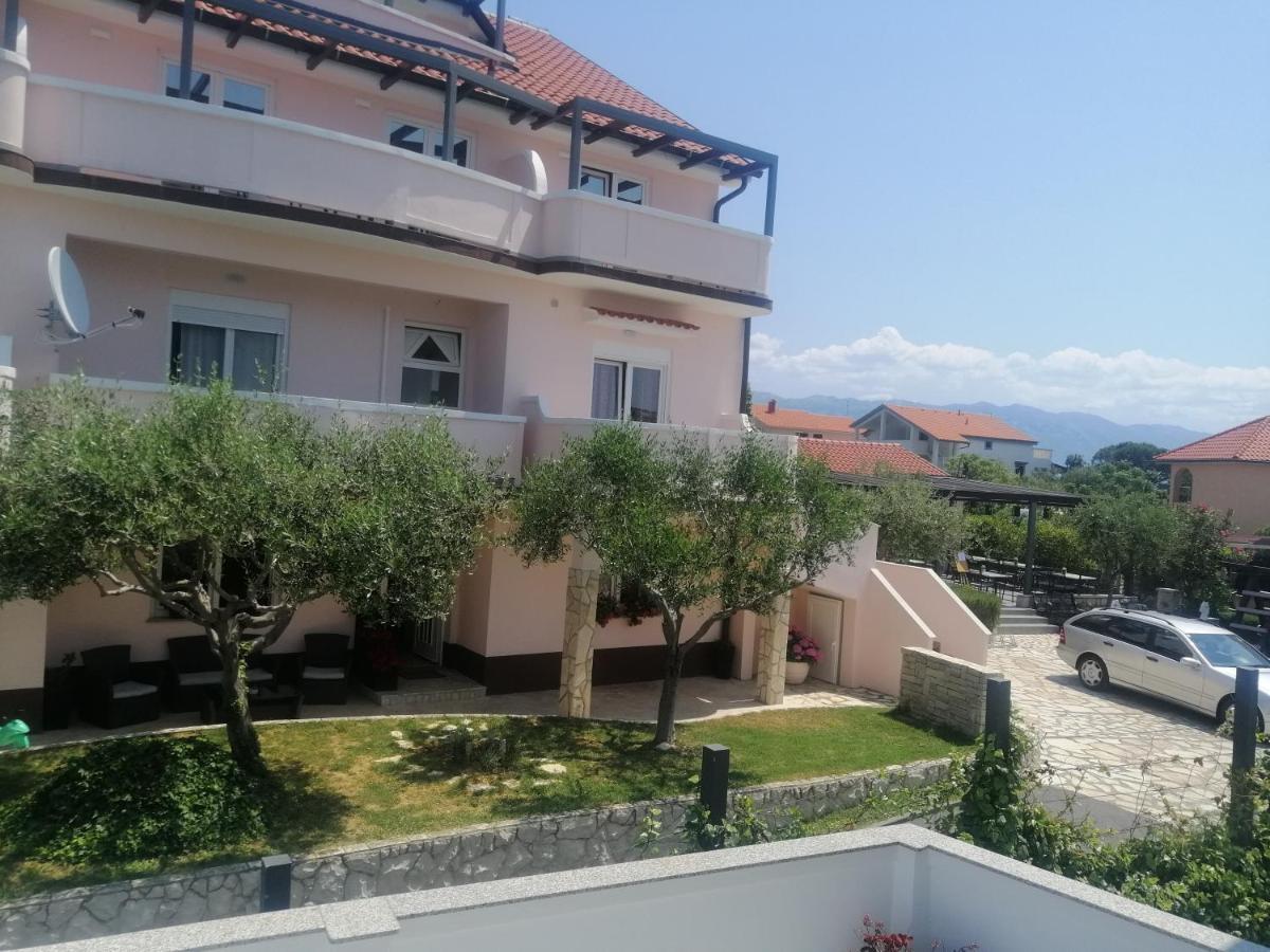 Apartmani Simon Лопар Экстерьер фото